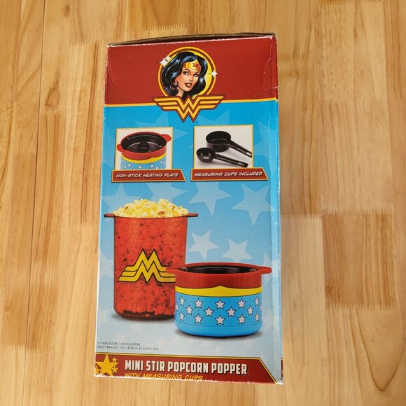 Wonder Woman Popcorn Maker - Picture 2 of 6